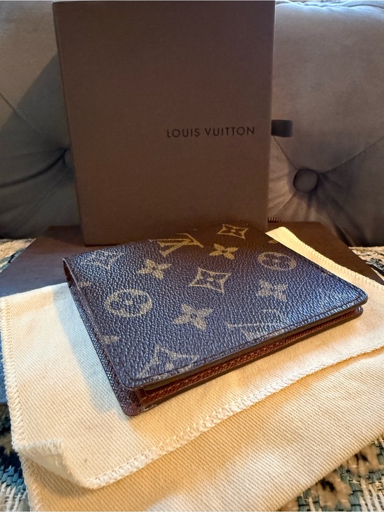 Louis Vuitton Other - 🔥Louis Vuitton Monogram Mens Billfold Wallet 10 Credit Card Slots🔥